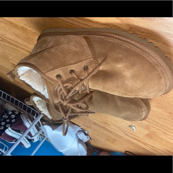 Uggs - Picture 4 of 4